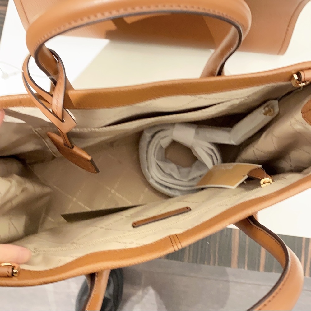 Michael Kors Mirella medium tote crossbody - Picture 4 of 10